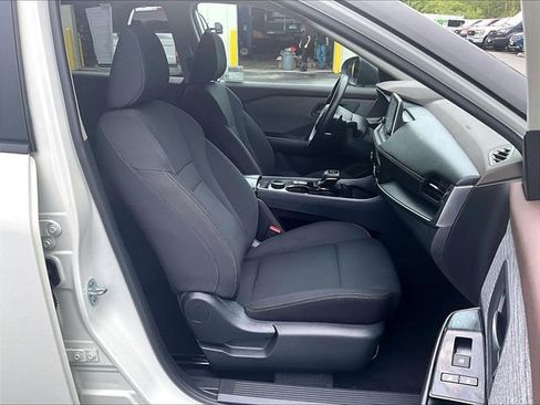 Used 2023 Nissan Rogue S AWD/4WD image 7