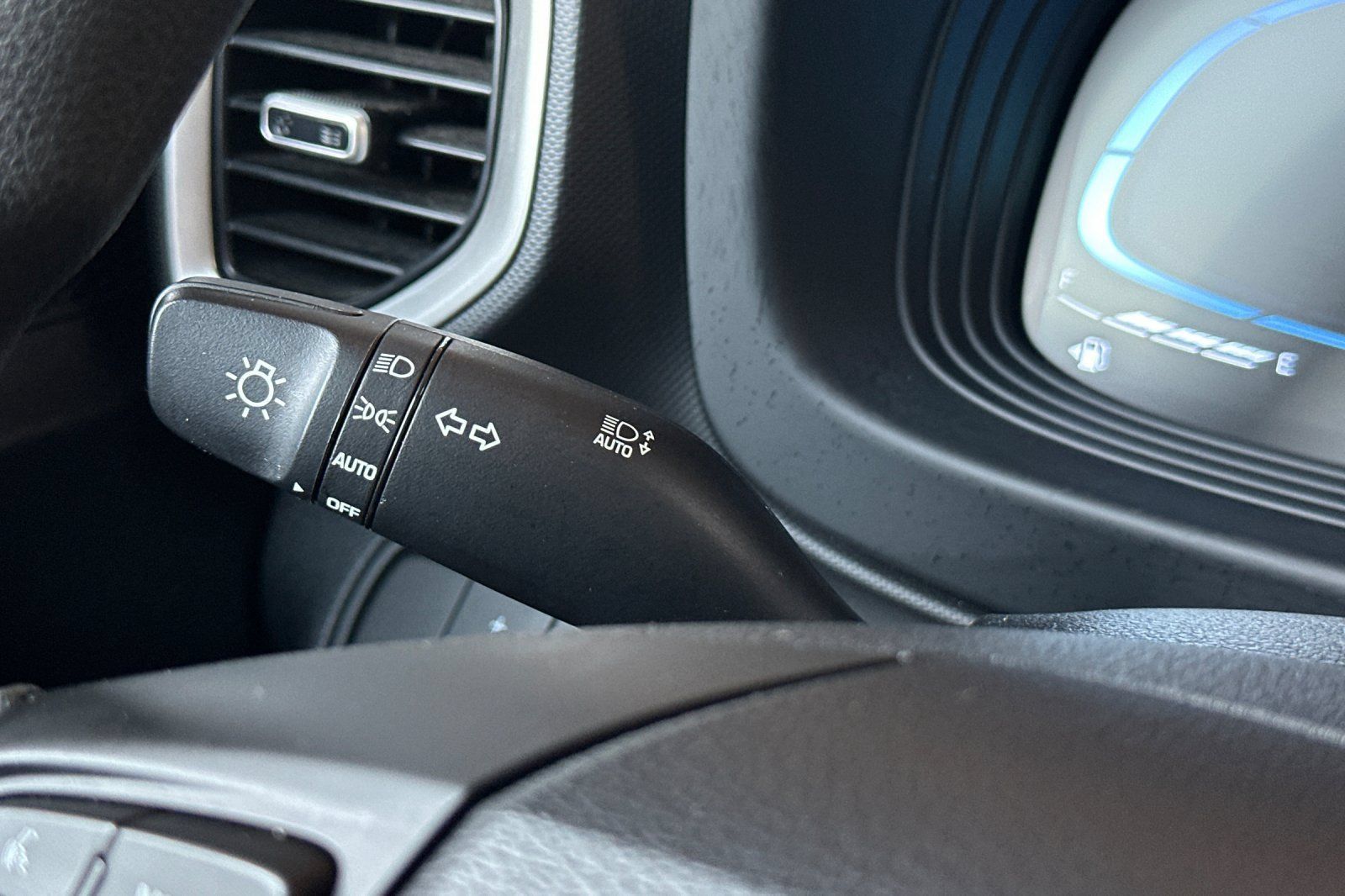 Certified 2026 Hyundai Venue SE FWD image 31