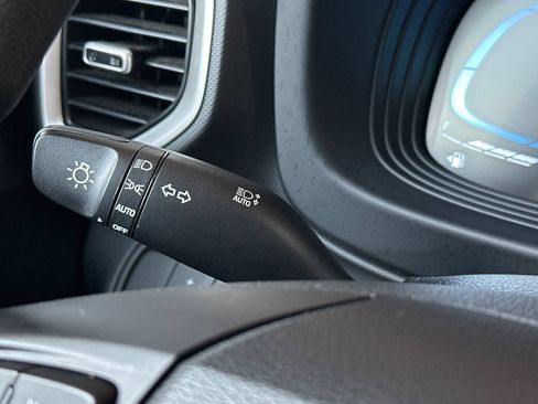 Certified 2026 Hyundai Venue SE FWD image 31