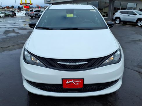 New 2026 Chrysler Voyager LX image 6