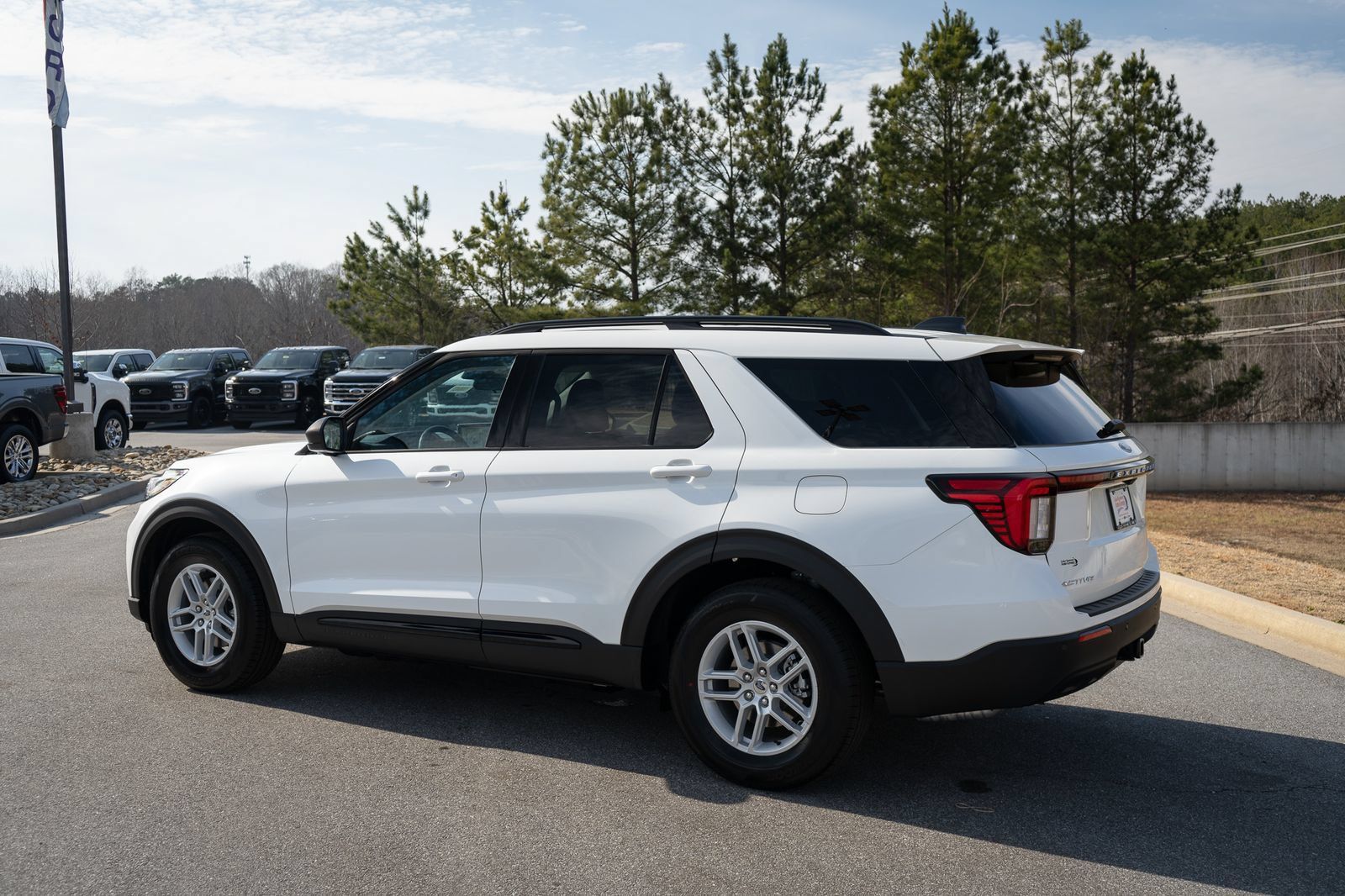 New 2026 Ford Explorer Active RWD image 7