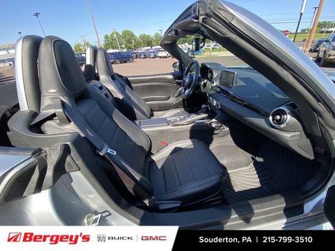 Used 2018 FIAT 124 Spider Lusso w/ Convenience Group RWD image 31