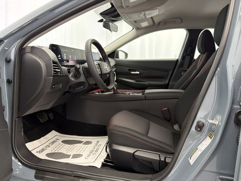 New 2026 Nissan Sentra SR FWD image 7