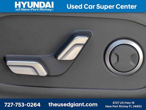 Used 2025 Hyundai Santa Fe SEL FWD image 25