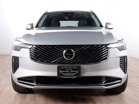 Certified 2025 Volvo XC90 B6 Plus image 2