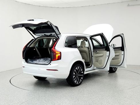 New 2026 Volvo XC90 B6 Ultra image 11