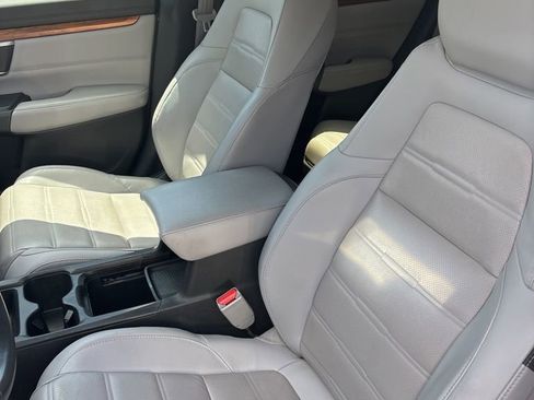 Used 2019 Honda CR-V Touring image 4