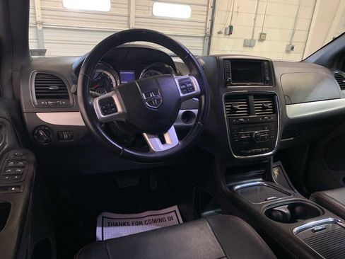 Used 2016 Dodge Grand Caravan R/T image 4