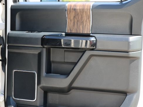 Used 2019 Ford F150 Lariat w/ Equipment Group 502A Luxury AWD/4WD image 58