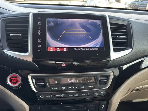 Used 2016 Honda Pilot Touring image 12