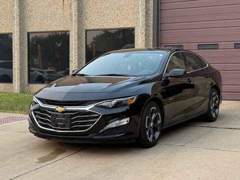 Used 2022 Chevrolet Malibu LT FWD image 3