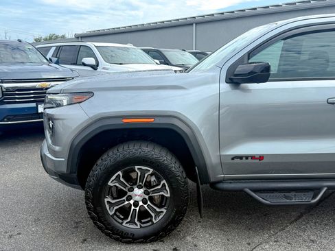 Certified 2023 GMC Canyon AT4 w/ AT4 Premium Package AWD/4WD image 9