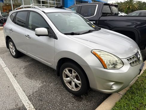 Used 2011 Nissan Rogue SV AWD/4WD image 2