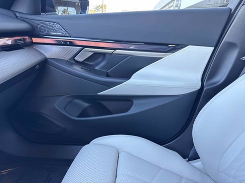 Certified 2025 BMW i5 eDrive40i w/ Premium Package image 22