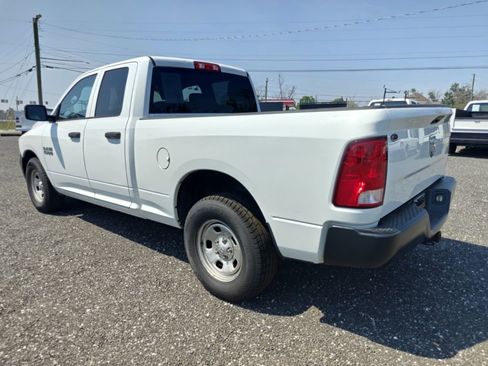 Used 2018 RAM 1500 ST RWD image 10
