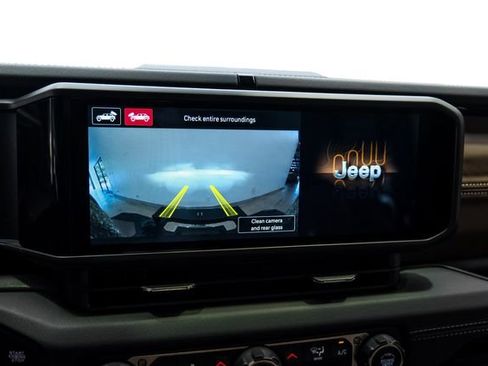 Used 2024 Jeep Wrangler Unlimited Rubicon w/ Technology Group AWD/4WD image 36