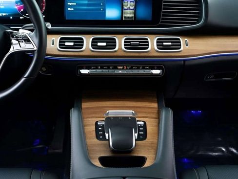 Used 2024 Mercedes-Benz GLE 450 4MATIC w/ Winter Package image 46