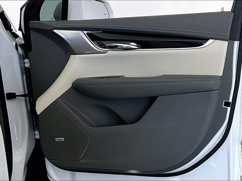 Used 2020 Cadillac XT6 Premium Luxury FWD image 22