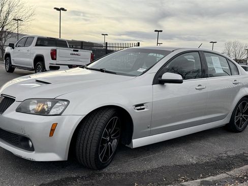 Used 2009 Pontiac G8 GT w/ Premium Package image 4