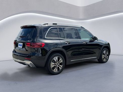Used 2025 Mercedes-Benz GLB 250 4MATIC image 4