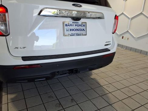 Used 2023 Ford Explorer XLT w/ Class IV Trailer Tow Package AWD/4WD image 21