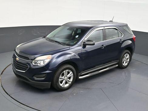 Used 2017 Chevrolet Equinox LS FWD image 12
