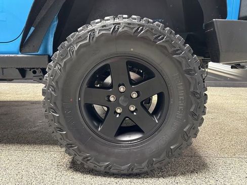 Used 2017 Jeep Wrangler Unlimited Sport image 14