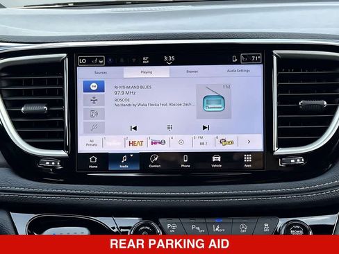 New 2025 Chrysler Pacifica Select FWD image 16
