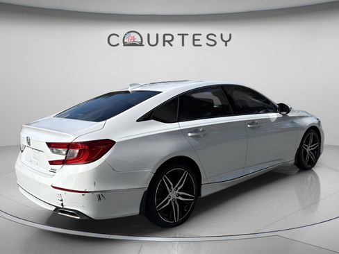Used 2021 Honda Accord Touring image 7
