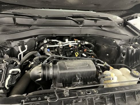 Used 2023 Ford Explorer XLT w/ Equipment Group 202A image 12