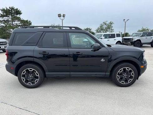 Used 2025 Ford Bronco Sport Outer Banks w/ Outer Banks Tech Package+ AWD/4WD image 2