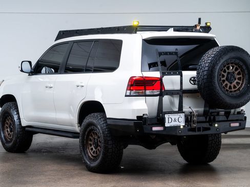 Used 2017 Toyota Land Cruiser w/ Four Season Floor Mat Package AWD/4WD image 5