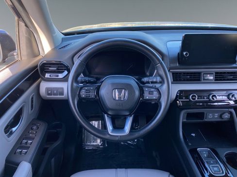 Used 2025 Honda Pilot EX-L image 12