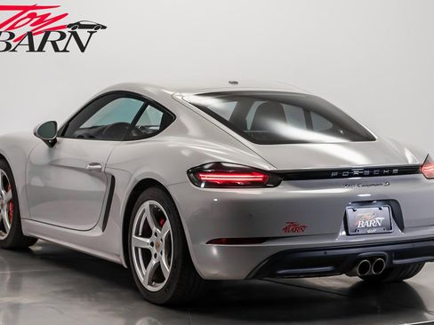 Used 2018 Porsche 718 Cayman S image 3