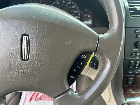 Used 2002 Lincoln LS image 19