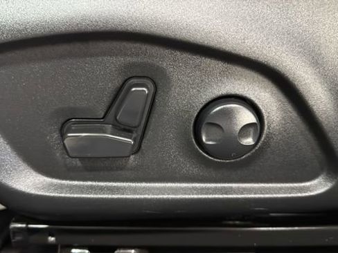 Used 2024 Jeep Compass Latitude image 40