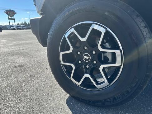 Used 2025 Ford Bronco Outer Banks AWD/4WD image 29