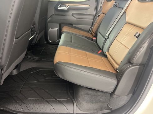 New 2026 Chevrolet Silverado 1500 High Country w/ Technology Package AWD/4WD image 25