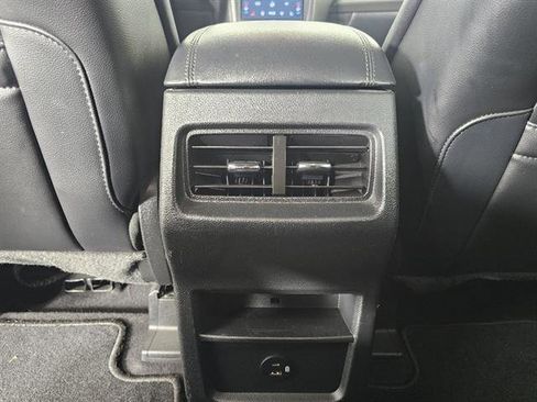 Used 2022 Ford Edge SEL image 41