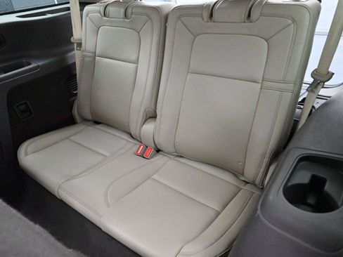 Used 2020 Lincoln Aviator Reserve w/ Equipment Group 202A image 32