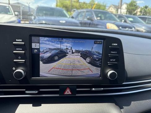 Certified 2026 Hyundai Elantra SE FWD image 19