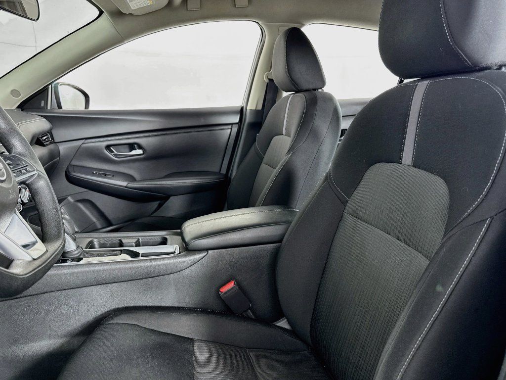 Used 2024 Nissan Sentra SV FWD image 11