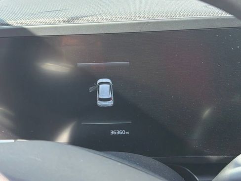 Used 2025 Kia Niro LX FWD image 4