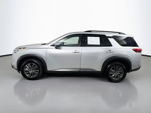 Used 2025 Nissan Pathfinder SV FWD image 9