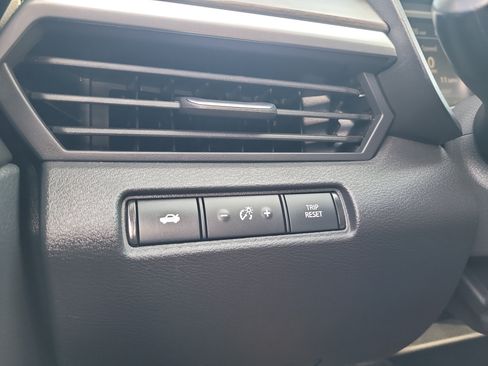 Used 2025 Nissan Altima 2.5 SV FWD image 30