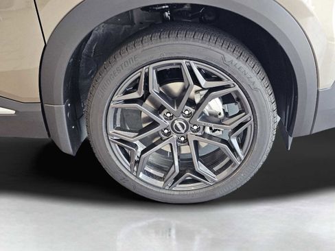 Used 2025 Nissan Kicks SR image 6