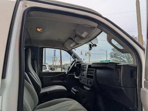 Used 2017 Chevrolet Express 2500 LT w/ LT Preferred Equipment Group image 22