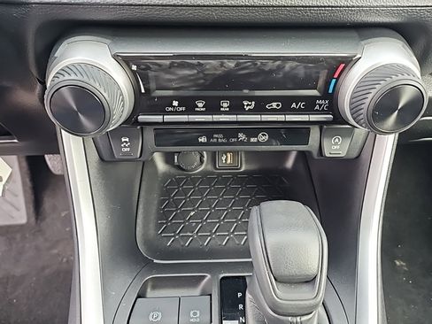 Used 2024 Toyota RAV4 LE image 21