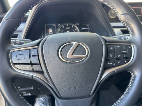 Used 2019 Lexus UX 200 w/ Accessory Package 2 FWD image 10