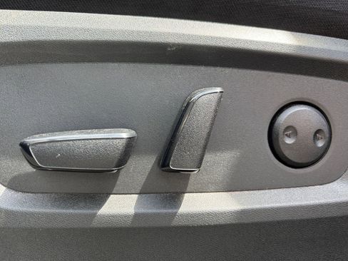 Used 2025 Nissan Pathfinder SV AWD/4WD image 22